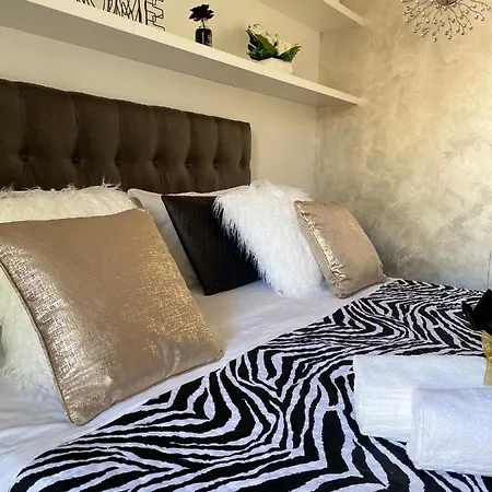 Πανσιόν Palazzo Metropolis 4*